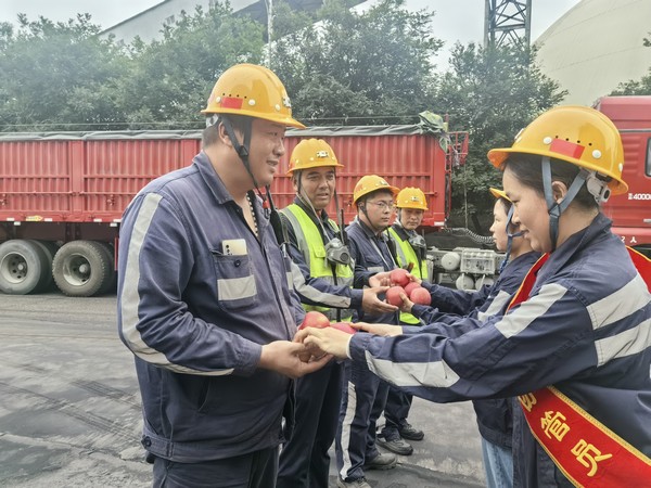 陜煤建設洗選煤運營公司開展“溫馨父親節，協管囑安全”活動